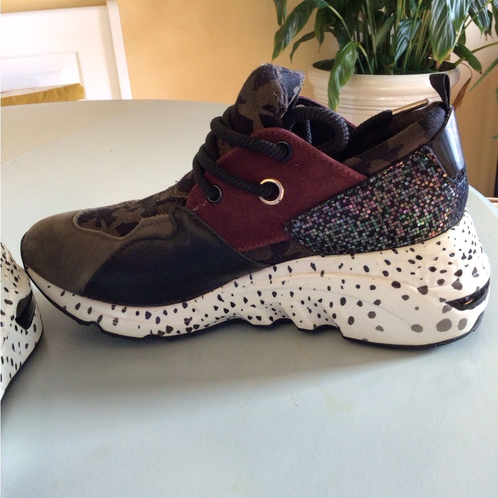 STEVE MADDEN  Cliff sneakers size 6.5 M new no box